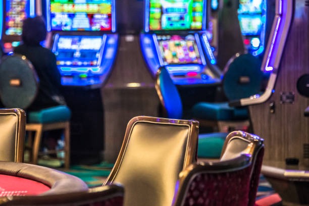 Slot game paytable display on mobile